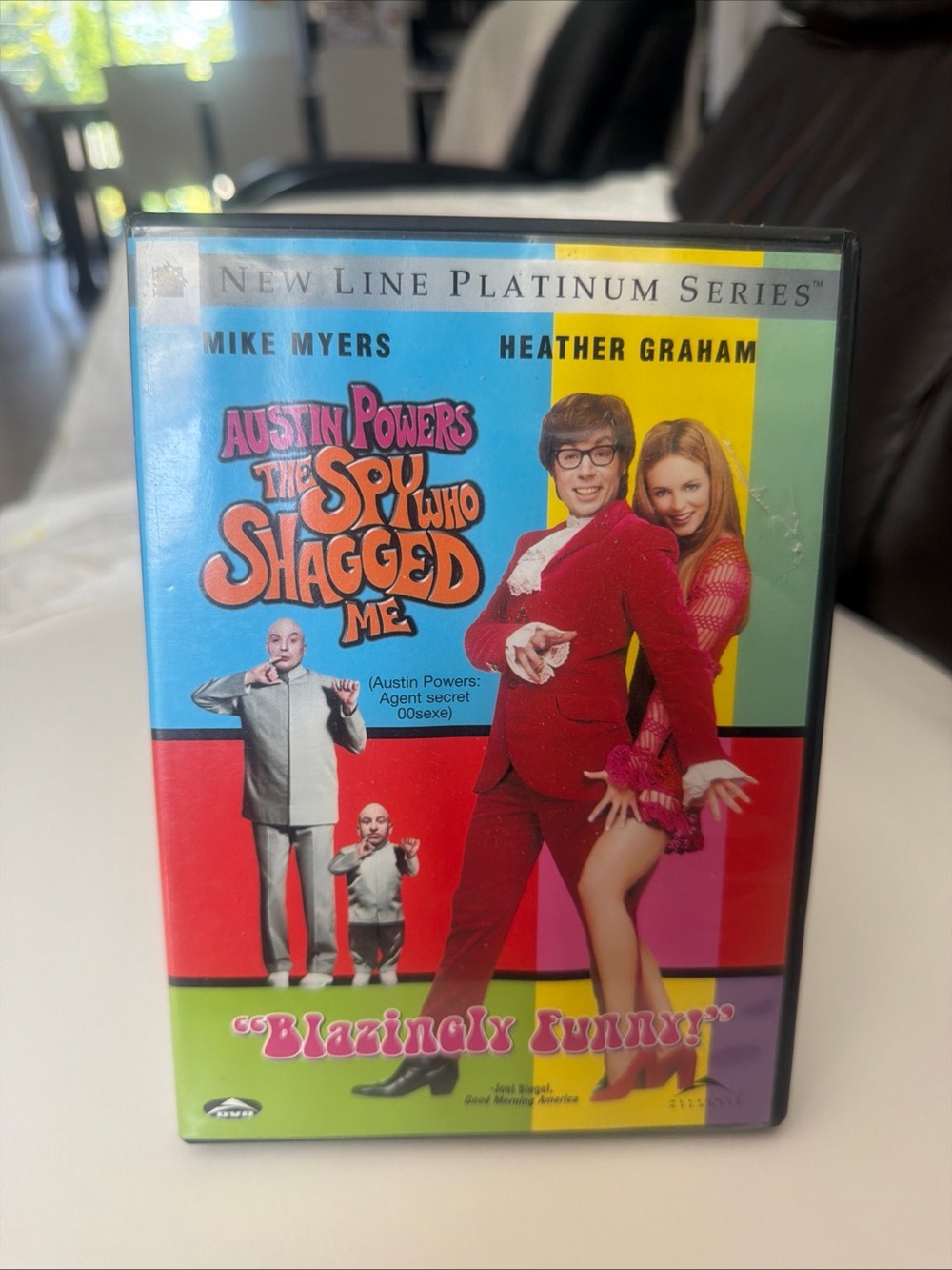 Austin Powers: The Spy Who Shagged Me DVD — Multicolor Cover